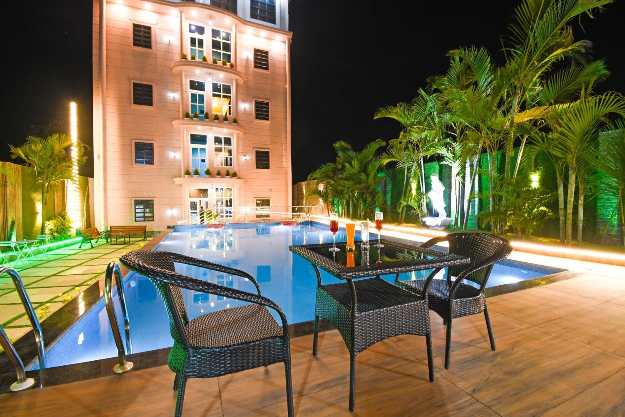 Hotel O M H Club And Resorts Ráňčí Exteriér fotografie